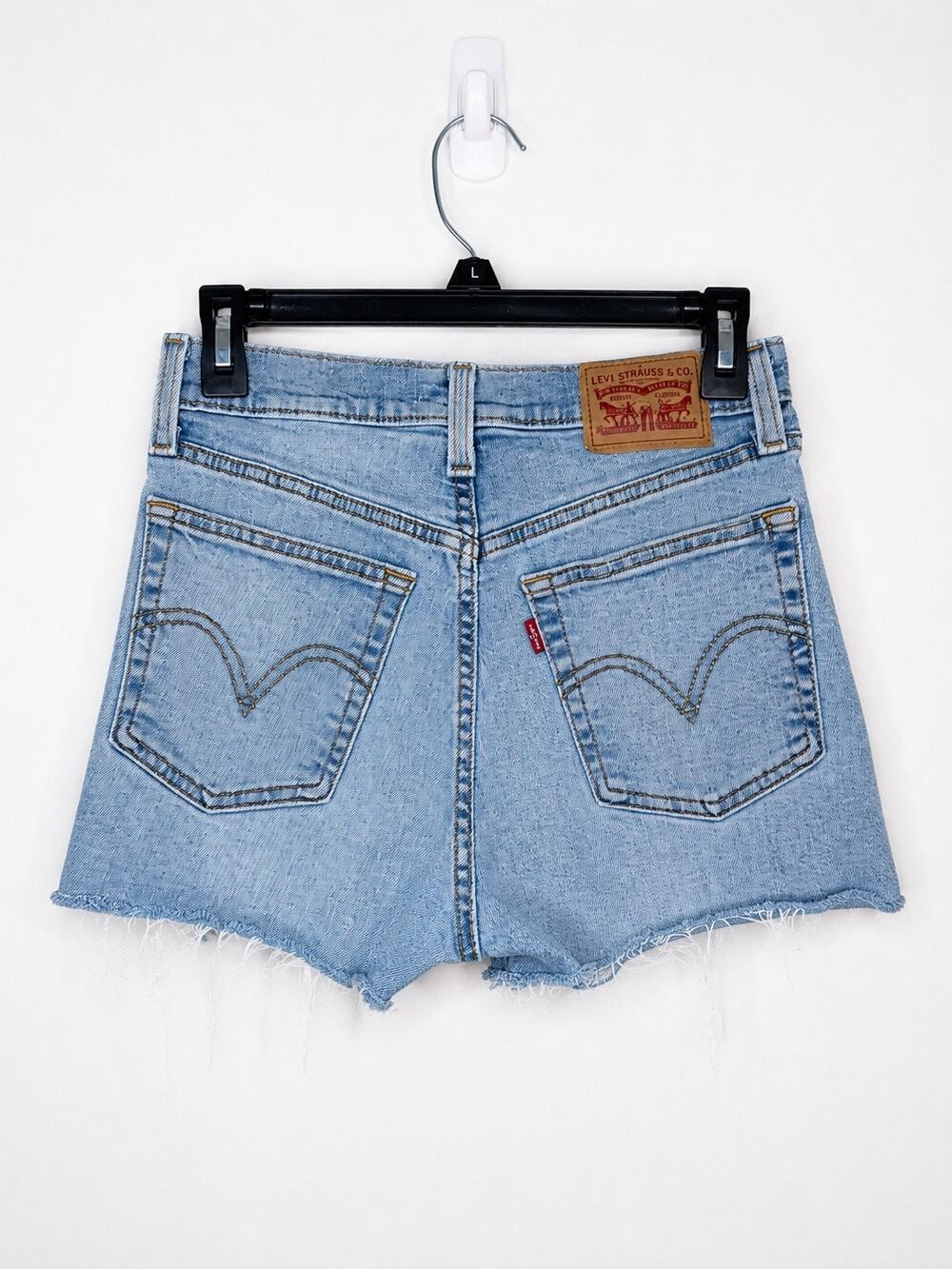 Levi’s Wedgie High Rise Button Fly Denim Shorts Size 26 Light Wash Distressed
